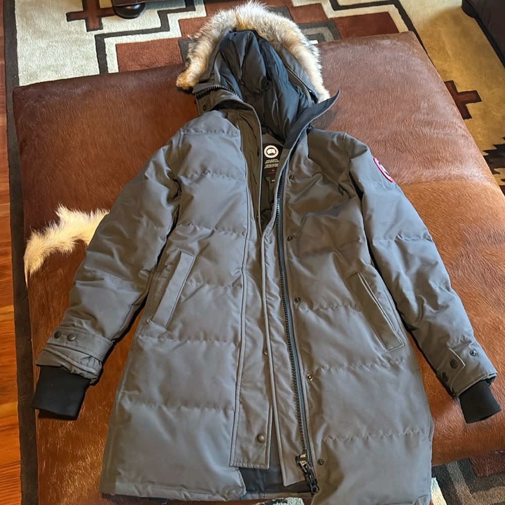 Canada goose slim puffer coat size xs in grey